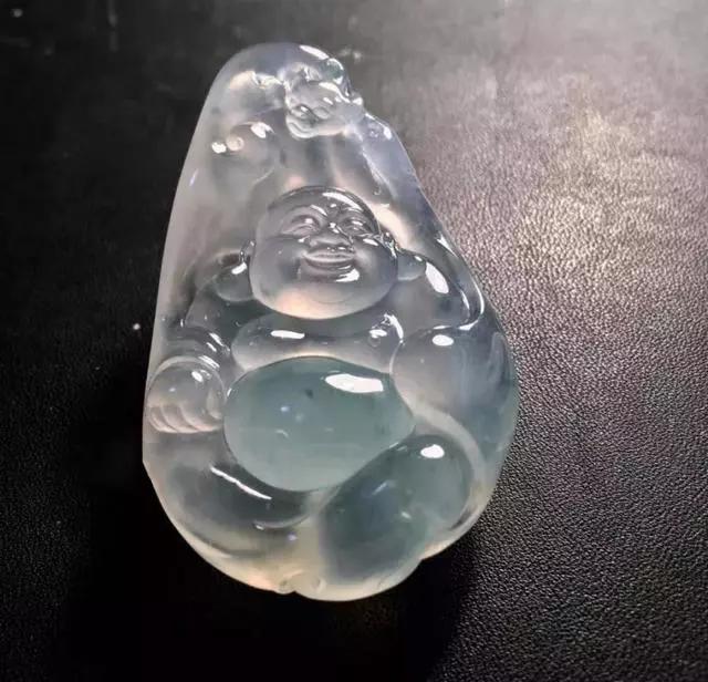 无人敢碰的翡翠原石的简单介绍-第7张图片-翡翠网 无人敢碰的翡翠原石的简单介绍-第7张图片-翡翠网