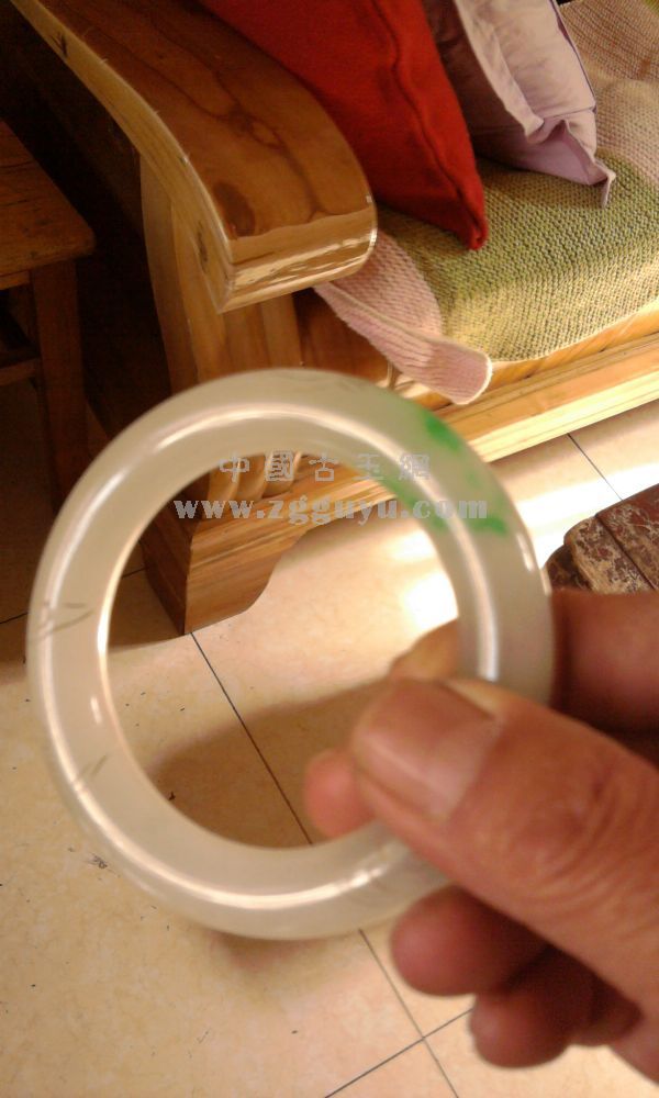 关于描金翡翠手镯的信息-第2张图片-翡翠网 关于描金翡翠手镯的信息-第2张图片-翡翠网