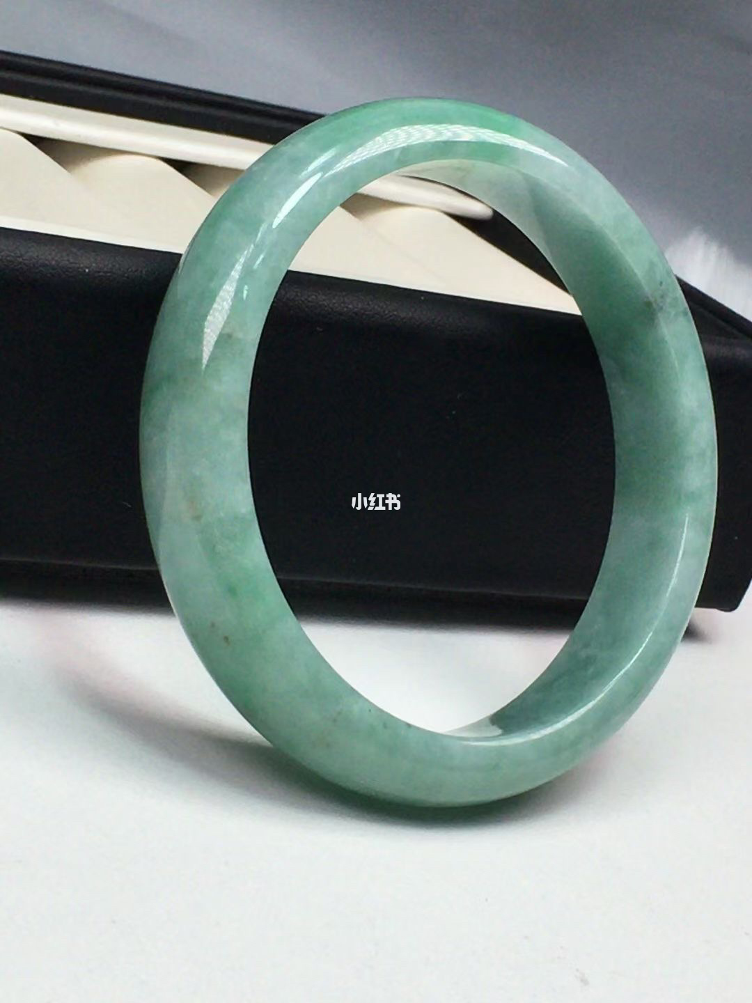 周大福2万的翡翠手镯,周大福的翡翠值得买吗-第1张图片-翡翠网 周大福2万的翡翠手镯,周大福的翡翠值得买吗-第1张图片-翡翠网