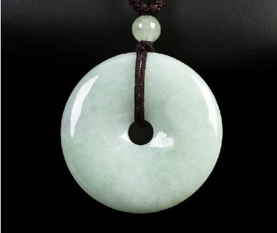 冰糯种翡翠挂件价格的简单介绍-第1张图片-翡翠网 冰糯种翡翠挂件价格的简单介绍-第1张图片-翡翠网