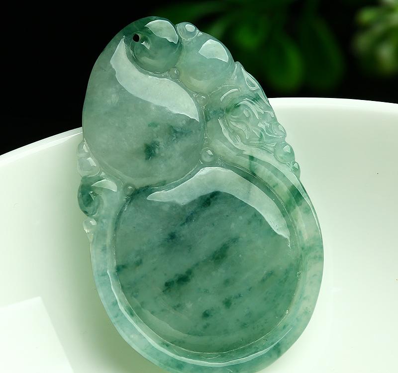 冰糯种翡翠挂件价格的简单介绍-第2张图片-翡翠网 冰糯种翡翠挂件价格的简单介绍-第2张图片-翡翠网