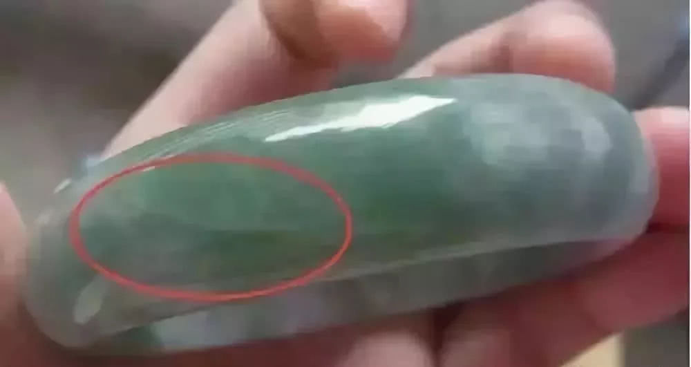 关于如何买翡翠手镯的信息-第2张图片-翡翠网 关于如何买翡翠手镯的信息-第2张图片-翡翠网
