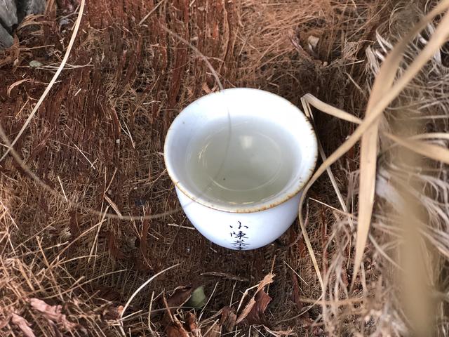 白瓷底翡翠原石的简单介绍-第9张图片-翡翠网 白瓷底翡翠原石的简单介绍-第9张图片-翡翠网