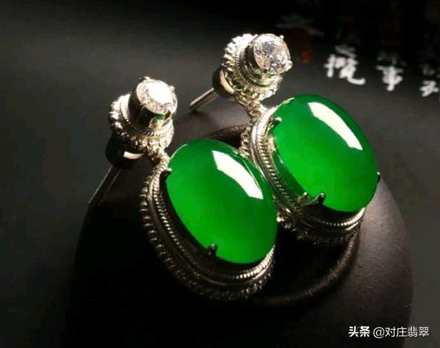 关于翡翠蛋面手镯的信息-第5张图片-翡翠网 关于翡翠蛋面手镯的信息-第5张图片-翡翠网