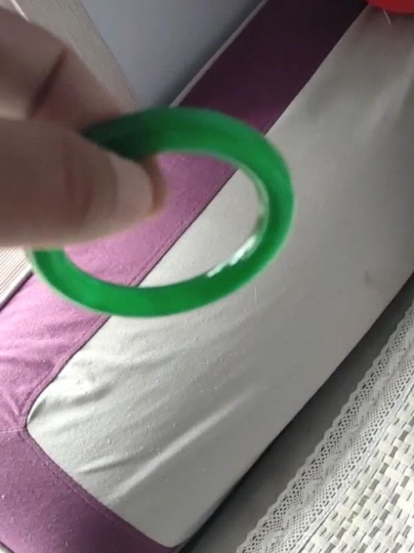 怎么鉴别真假翡翠a手镯的简单介绍-第3张图片-翡翠网 怎么鉴别真假翡翠a手镯的简单介绍-第3张图片-翡翠网