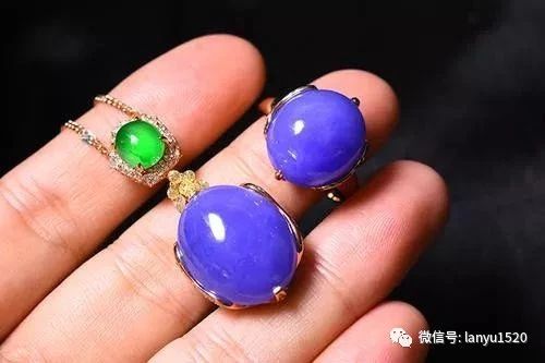 蓝紫翡翠价格,蓝紫底翡翠-第2张图片-翡翠网 蓝紫翡翠价格,蓝紫底翡翠-第2张图片-翡翠网