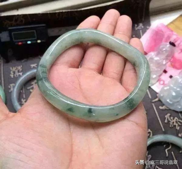 翡翠手镯方镯翡翠方手镯-第5张图片-翡翠网 翡翠手镯方镯翡翠方手镯-第5张图片-翡翠网