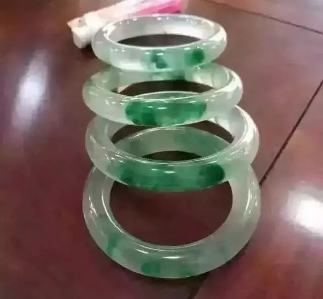 翡翠原石 手镯翡翠原石手镯打磨-第2张图片-翡翠网 翡翠原石 手镯翡翠原石手镯打磨-第2张图片-翡翠网