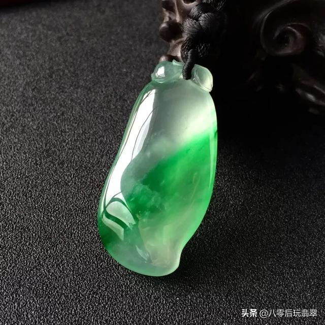 翡翠挂件收藏知识翡翠收藏级别挂件-第4张图片-翡翠网 翡翠挂件收藏知识翡翠收藏级别挂件-第4张图片-翡翠网