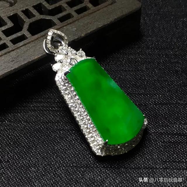 翡翠挂件收藏知识翡翠收藏级别挂件-第6张图片-翡翠网 翡翠挂件收藏知识翡翠收藏级别挂件-第6张图片-翡翠网