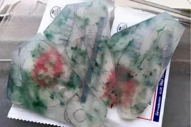 翡翠原石松花种类和切开图翡翠原石切开爆冰-第5张图片-翡翠网 翡翠原石松花种类和切开图翡翠原石切开爆冰-第5张图片-翡翠网