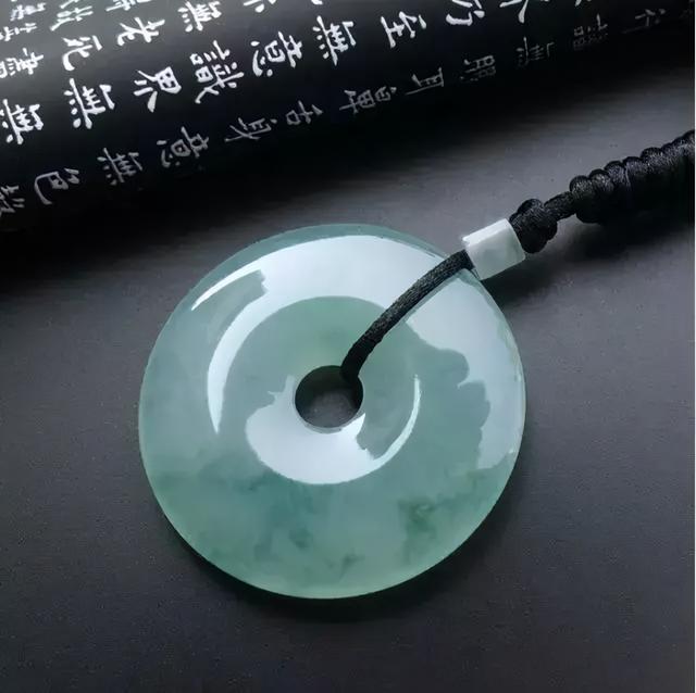 翡翠原石松花种类和切开图翡翠原石切开爆冰-第8张图片-翡翠网 翡翠原石松花种类和切开图翡翠原石切开爆冰-第8张图片-翡翠网