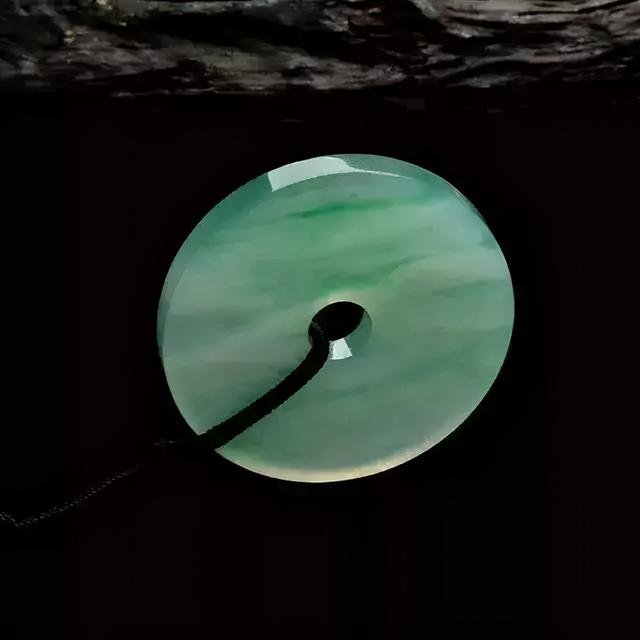 翡翠原石松花种类和切开图翡翠原石切开爆冰-第13张图片-翡翠网 翡翠原石松花种类和切开图翡翠原石切开爆冰-第13张图片-翡翠网