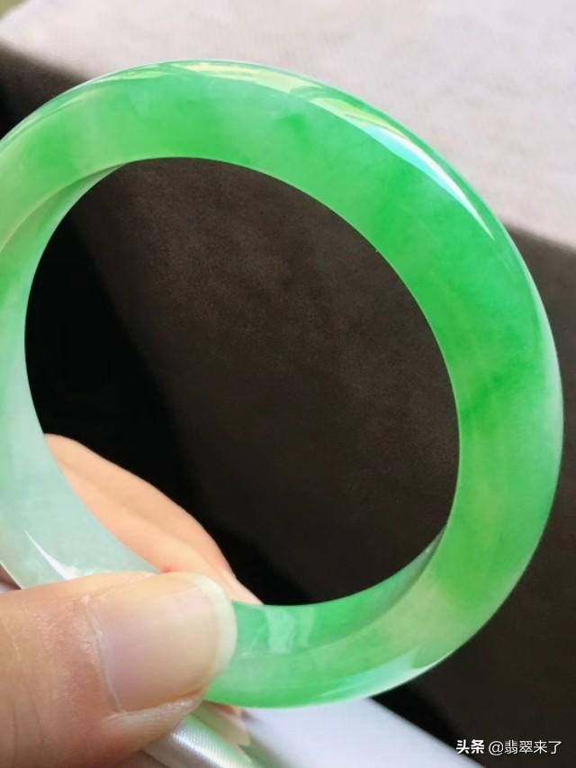 包含宽7mm翡翠手镯的词条-第1张图片-翡翠网 包含宽7mm翡翠手镯的词条-第1张图片-翡翠网