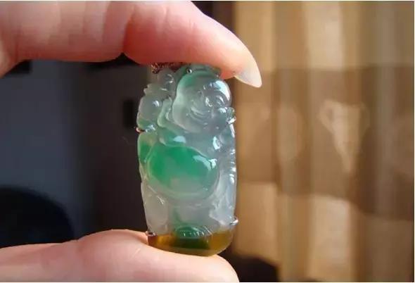 翡翠三彩手镯拍卖价格紫罗兰三彩翡翠手镯价格图片-第1张图片-翡翠网 翡翠三彩手镯拍卖价格紫罗兰三彩翡翠手镯价格图片-第1张图片-翡翠网