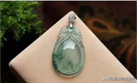 翡翠手镯纹,翡翠手镯有裂纹怎么办-第6张图片-翡翠网 翡翠手镯纹,翡翠手镯有裂纹怎么办-第6张图片-翡翠网