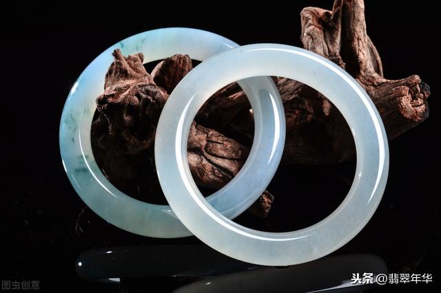 翡翠手镯怎么介绍怎么表述翡翠手镯的语言-第2张图片-翡翠网 翡翠手镯怎么介绍怎么表述翡翠手镯的语言-第2张图片-翡翠网