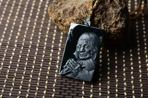 关于翡翠原石广告灯箱设计的信息-第7张图片-翡翠网 关于翡翠原石广告灯箱设计的信息-第7张图片-翡翠网