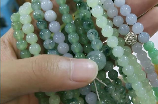 如何挑选翡翠下脚料知识的简单介绍-第2张图片-翡翠网 如何挑选翡翠下脚料知识的简单介绍-第2张图片-翡翠网