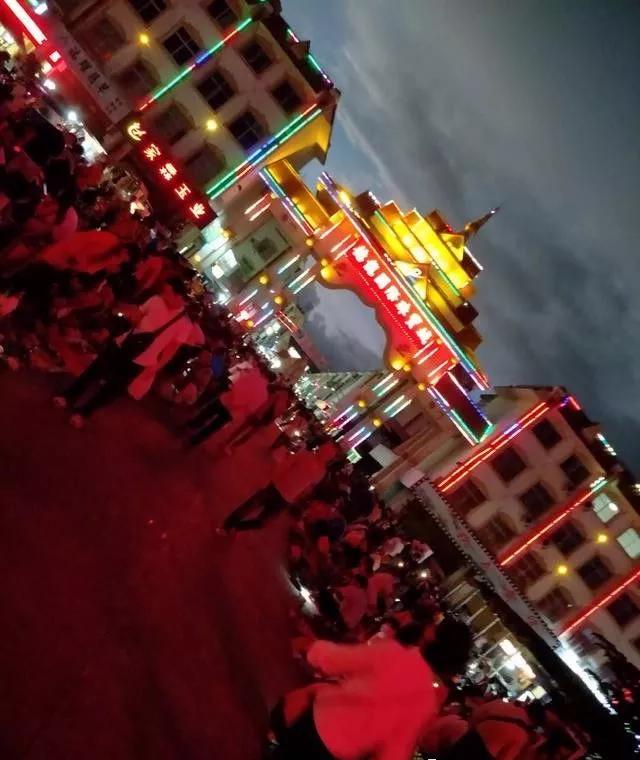 宝马翡翠原石效果图,白盐沙翡翠原石外形效果图-第4张图片-翡翠网 宝马翡翠原石效果图,白盐沙翡翠原石外形效果图-第4张图片-翡翠网