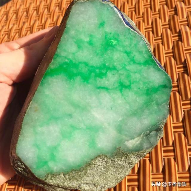 会卡翡翠手镯会卡场口的翡翠手镯好不好-第3张图片-翡翠网 会卡翡翠手镯会卡场口的翡翠手镯好不好-第3张图片-翡翠网