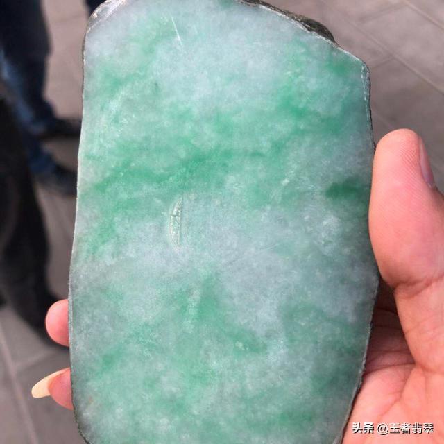 会卡翡翠手镯会卡场口的翡翠手镯好不好-第9张图片-翡翠网 会卡翡翠手镯会卡场口的翡翠手镯好不好-第9张图片-翡翠网