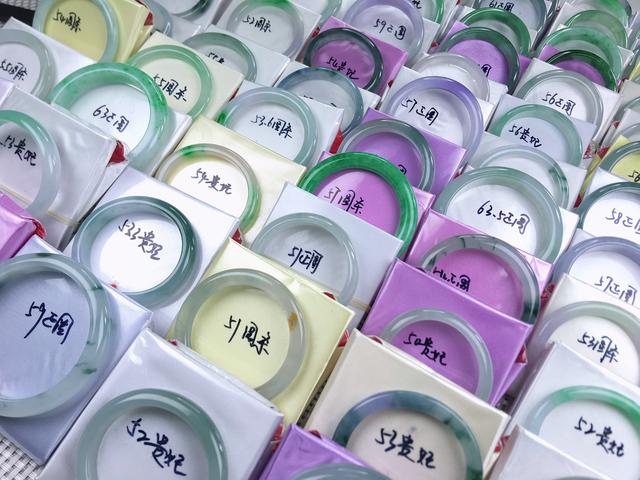 翡翠手镯圈口测量方法,翡翠手镯圈口-第2张图片-翡翠网 翡翠手镯圈口测量方法,翡翠手镯圈口-第2张图片-翡翠网