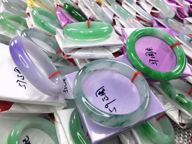 翡翠手镯圈口测量方法,翡翠手镯圈口-第3张图片-翡翠网 翡翠手镯圈口测量方法,翡翠手镯圈口-第3张图片-翡翠网
