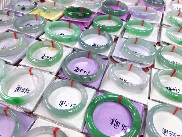 翡翠手镯圈口测量方法,翡翠手镯圈口-第5张图片-翡翠网 翡翠手镯圈口测量方法,翡翠手镯圈口-第5张图片-翡翠网