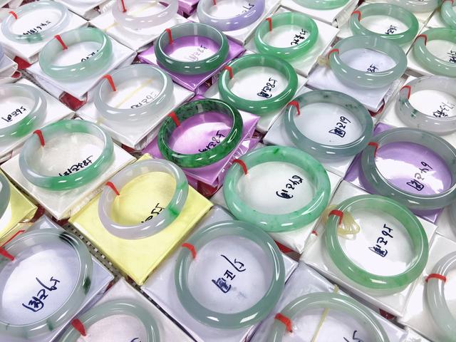 翡翠手镯圈口测量方法,翡翠手镯圈口-第6张图片-翡翠网 翡翠手镯圈口测量方法,翡翠手镯圈口-第6张图片-翡翠网