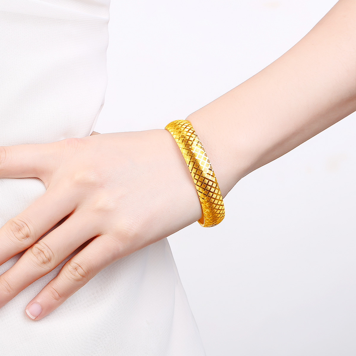 梦金园翡翠手镯,梦金园玉器好吗-第2张图片-翡翠网 梦金园翡翠手镯,梦金园玉器好吗-第2张图片-翡翠网