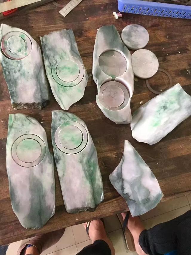 翡翠手镯春彩价格,翡翠手镯 春彩-第7张图片-翡翠网 翡翠手镯春彩价格,翡翠手镯 春彩-第7张图片-翡翠网