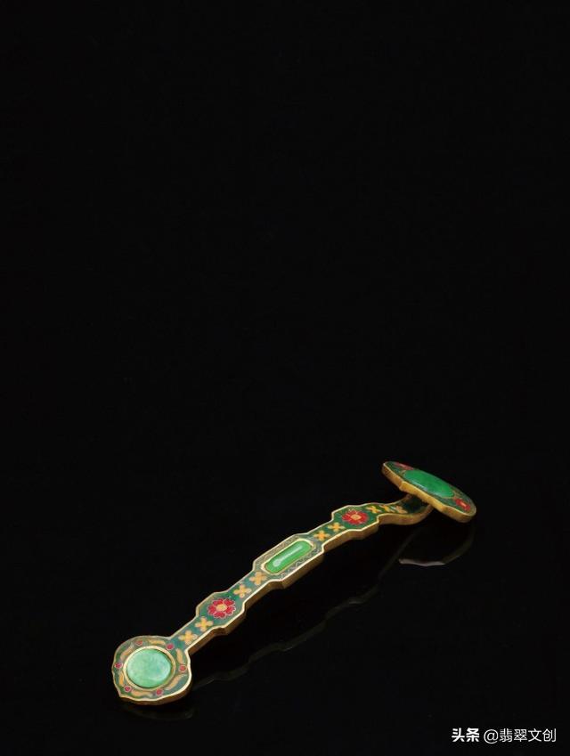 翡翠原石小水潭的简单介绍-第8张图片-翡翠网 翡翠原石小水潭的简单介绍-第8张图片-翡翠网