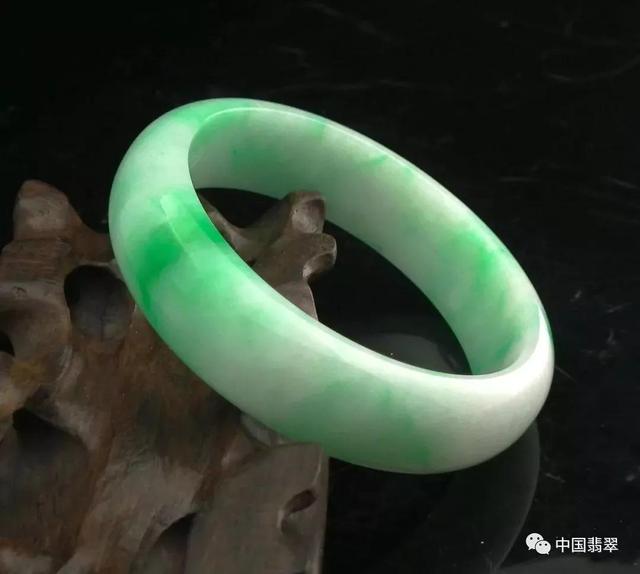 手表鉴定翡翠知识的简单介绍-第2张图片-翡翠网 手表鉴定翡翠知识的简单介绍-第2张图片-翡翠网