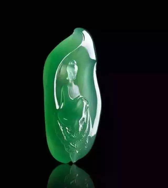 翡翠手镯戴哪个手比较好,随形翡翠手镯-第1张图片-翡翠网 翡翠手镯戴哪个手比较好,随形翡翠手镯-第1张图片-翡翠网