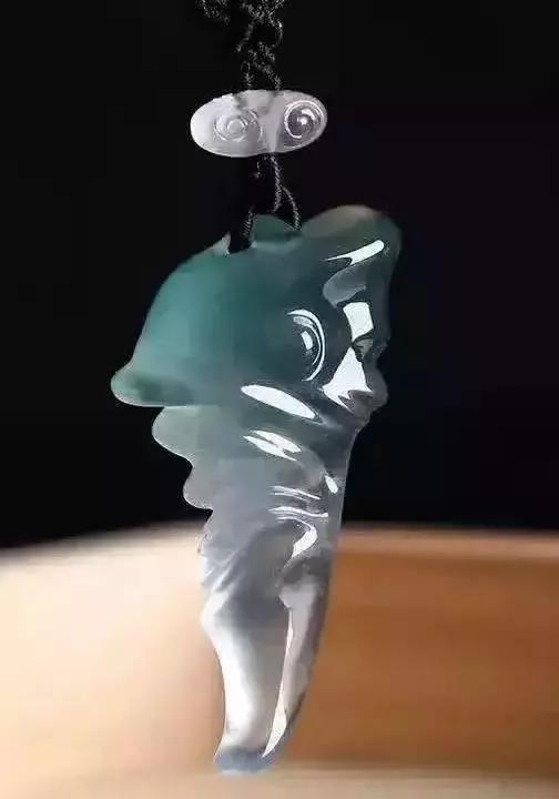 翡翠手镯戴哪个手比较好,随形翡翠手镯-第4张图片-翡翠网 翡翠手镯戴哪个手比较好,随形翡翠手镯-第4张图片-翡翠网