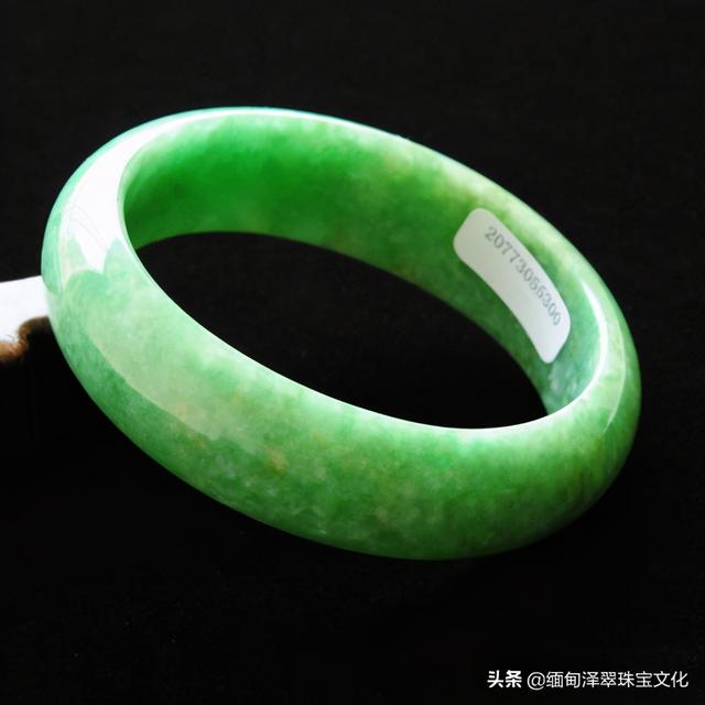 翡翠小知识100例的简单介绍-第13张图片-翡翠网 翡翠小知识100例的简单介绍-第13张图片-翡翠网