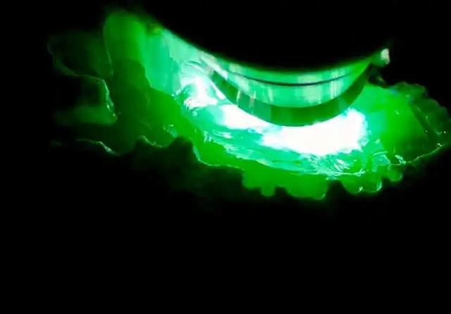 380克翡翠原石图片的简单介绍-第4张图片-翡翠网 380克翡翠原石图片的简单介绍-第4张图片-翡翠网