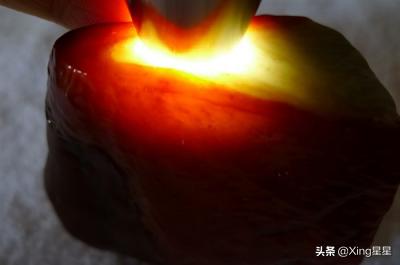 包含翡翠原石上的蟒带会进翠色吗的词条-第7张图片-翡翠网 包含翡翠原石上的蟒带会进翠色吗的词条-第7张图片-翡翠网