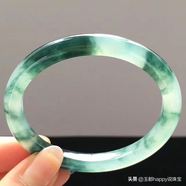 翡翠手镯怎么保养会越来越亮,怎么保养翡翠手镯-第2张图片-翡翠网 翡翠手镯怎么保养会越来越亮,怎么保养翡翠手镯-第2张图片-翡翠网
