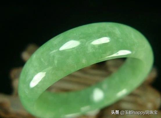 翡翠手镯怎么保养会越来越亮,怎么保养翡翠手镯-第5张图片-翡翠网 翡翠手镯怎么保养会越来越亮,怎么保养翡翠手镯-第5张图片-翡翠网