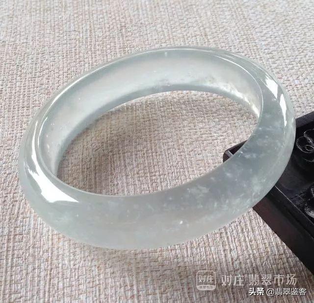 褐色翡翠手镯翡翠手镯有一段褐色-第10张图片-翡翠网 褐色翡翠手镯翡翠手镯有一段褐色-第10张图片-翡翠网