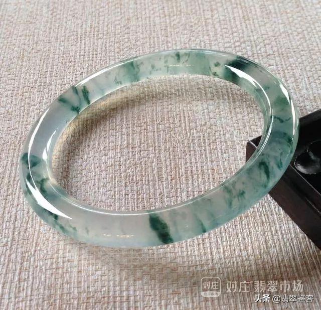 褐色翡翠手镯翡翠手镯有一段褐色-第13张图片-翡翠网 褐色翡翠手镯翡翠手镯有一段褐色-第13张图片-翡翠网