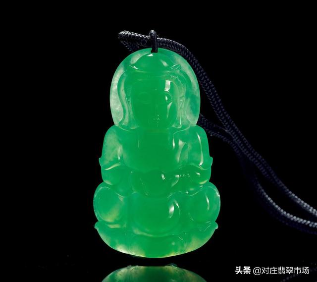 翡翠成交价格,翡翠最高拍卖成交价格-第8张图片-翡翠网 翡翠成交价格,翡翠最高拍卖成交价格-第8张图片-翡翠网