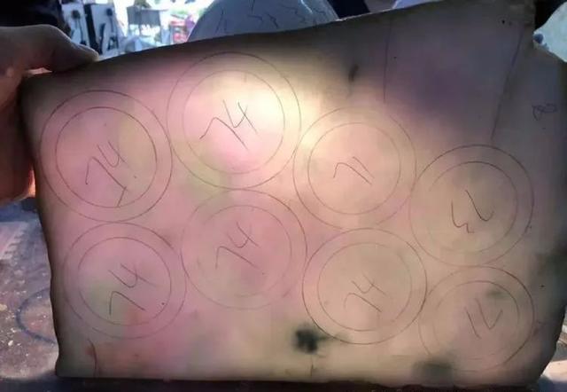 春底翡翠手镯春带彩翡翠手镯价值-第5张图片-翡翠网 春底翡翠手镯春带彩翡翠手镯价值-第5张图片-翡翠网