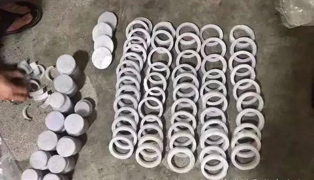 春底翡翠手镯春带彩翡翠手镯价值-第6张图片-翡翠网 春底翡翠手镯春带彩翡翠手镯价值-第6张图片-翡翠网