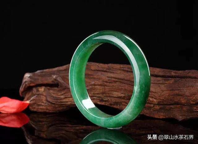 翡翠手镯下片一般多后翡翠手镯下片-第6张图片-翡翠网 翡翠手镯下片一般多后翡翠手镯下片-第6张图片-翡翠网