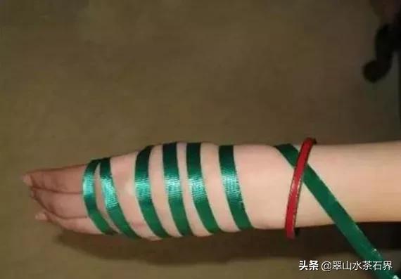 翡翠手镯下片一般多后翡翠手镯下片-第13张图片-翡翠网 翡翠手镯下片一般多后翡翠手镯下片-第13张图片-翡翠网