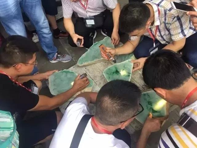 保定古玩市场有翡翠原石吗的简单介绍-第3张图片-翡翠网 保定古玩市场有翡翠原石吗的简单介绍-第3张图片-翡翠网