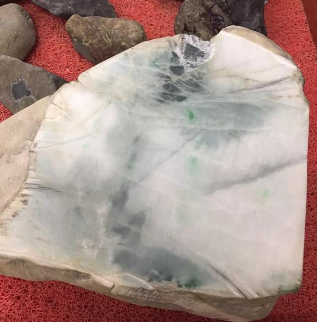保定古玩市场有翡翠原石吗的简单介绍-第15张图片-翡翠网 保定古玩市场有翡翠原石吗的简单介绍-第15张图片-翡翠网
